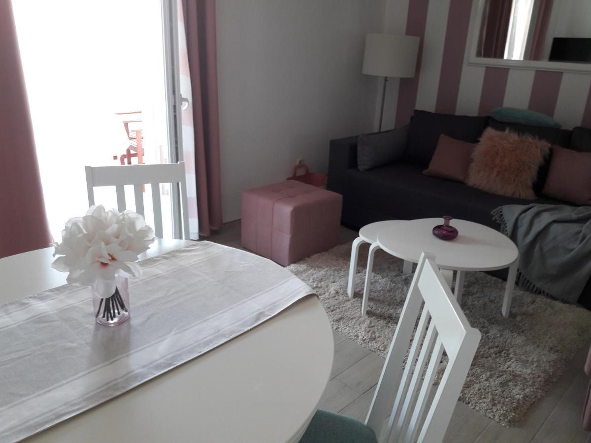 Apartments Melin Malinska Esterno foto