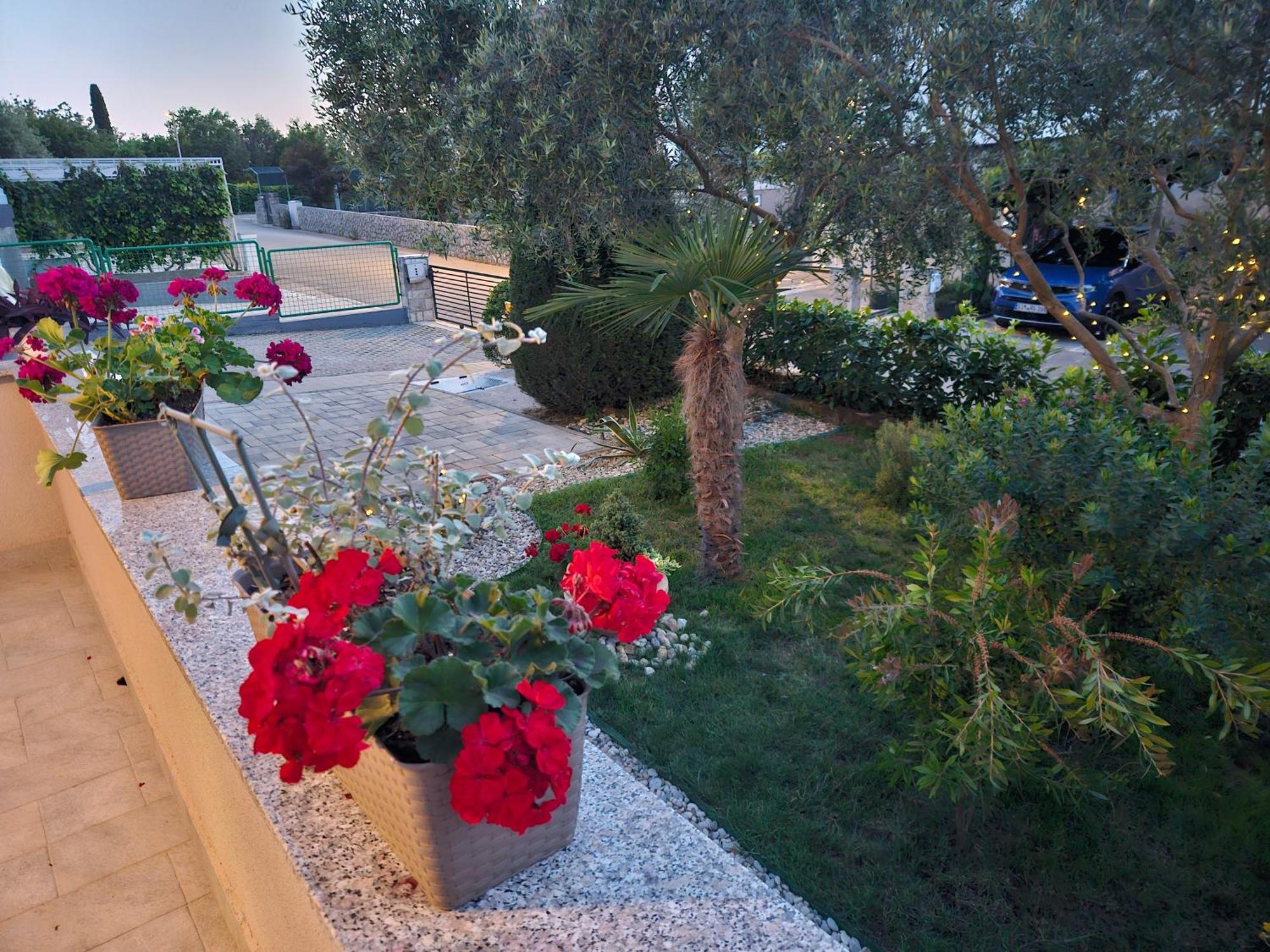 Apartments Melin Malinska Esterno foto