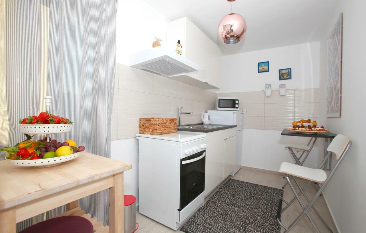 Apartments Melin Malinska Esterno foto