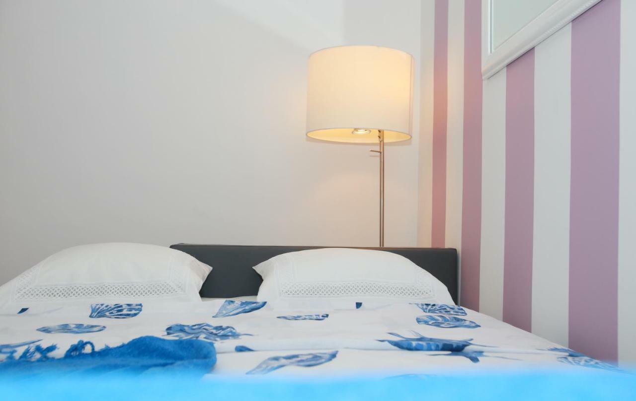 Apartments Melin Malinska Esterno foto