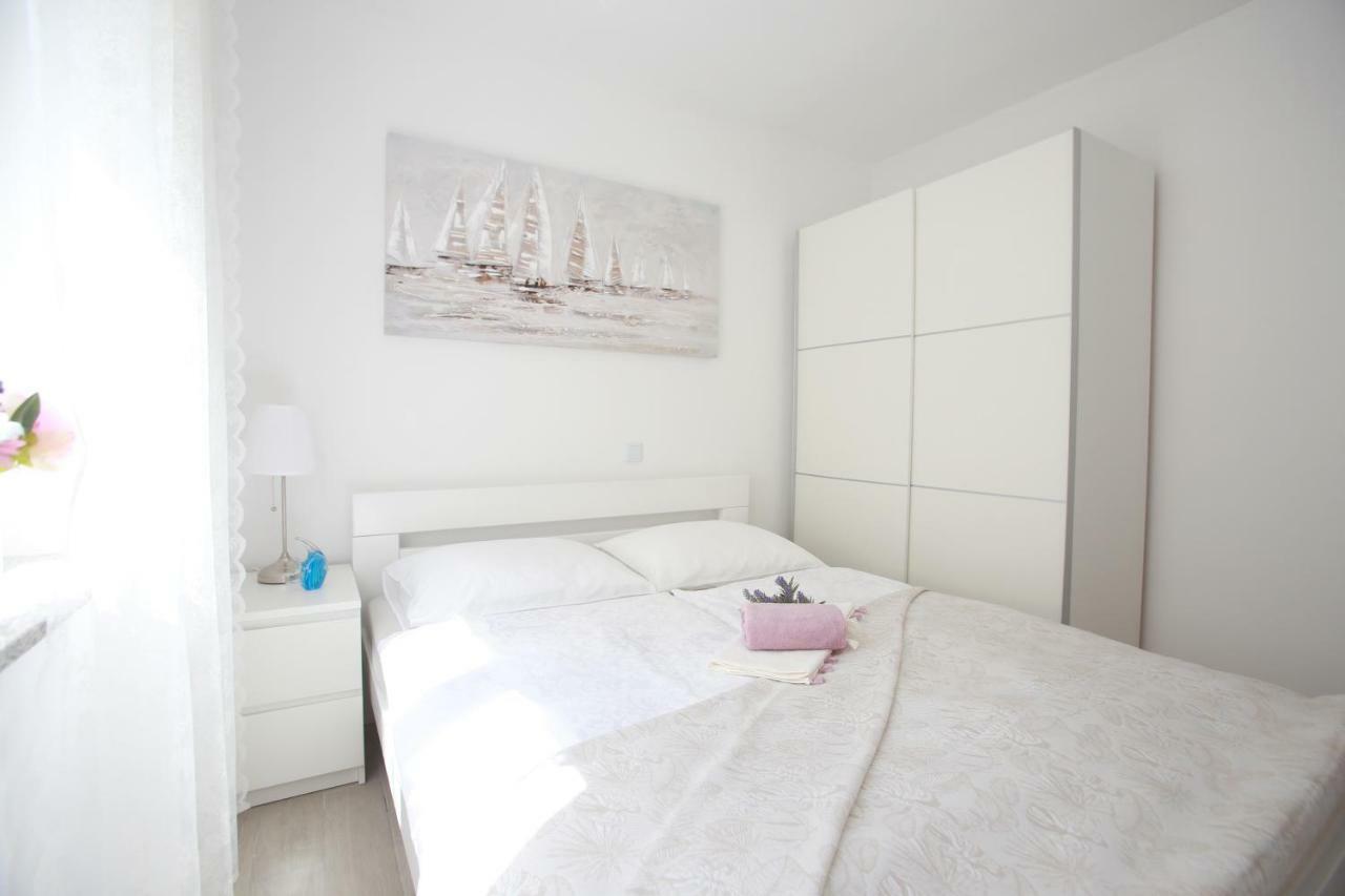 Apartments Melin Malinska Esterno foto