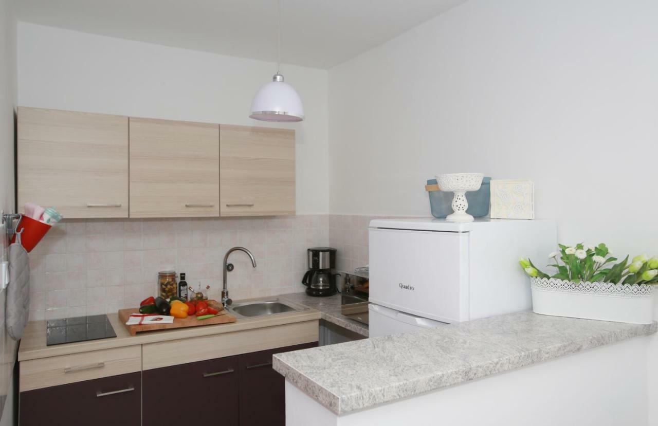 Apartments Melin Malinska Esterno foto